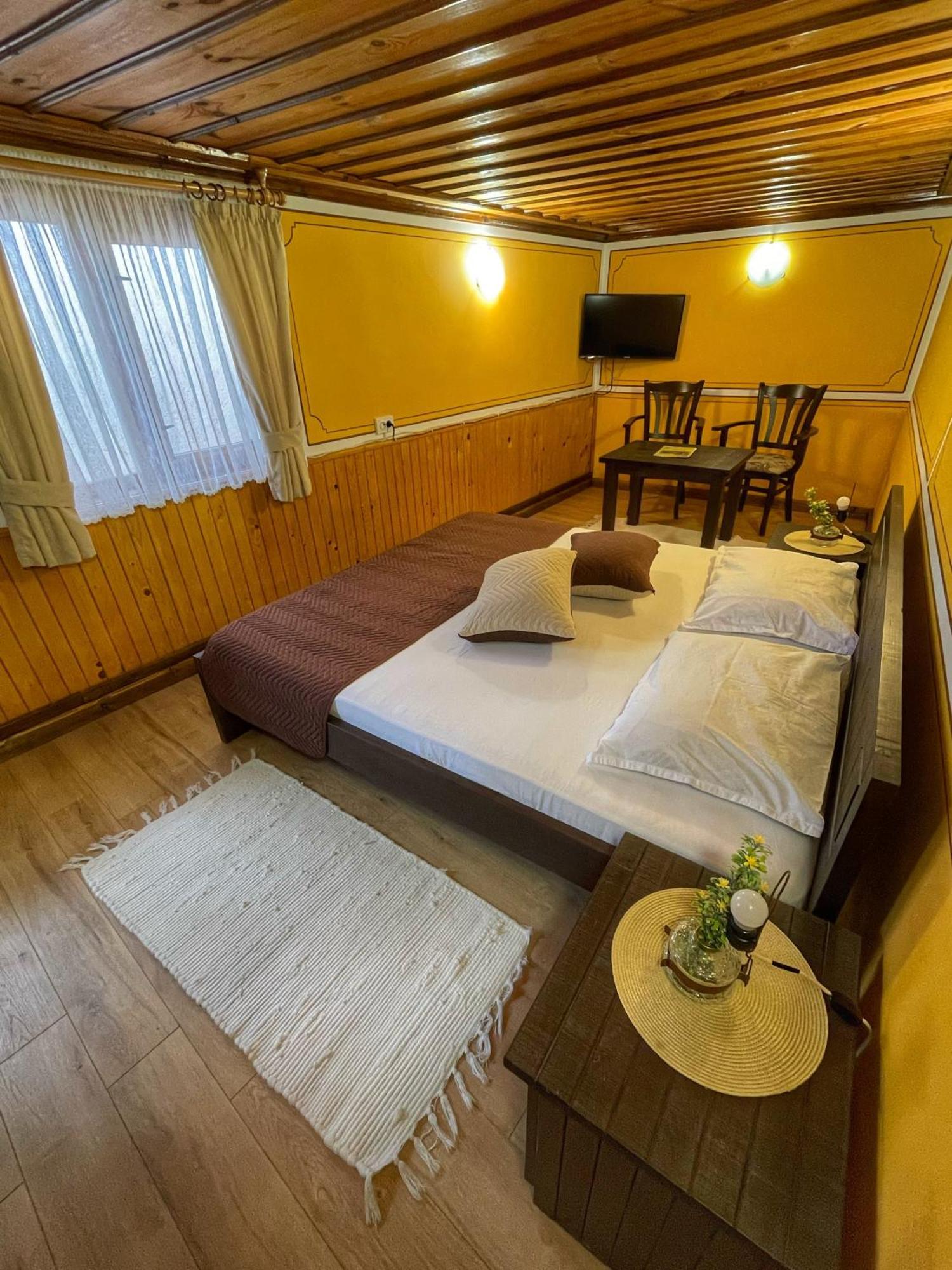 Guest Rooms Colorit Koprivshtitsa Ngoại thất bức ảnh