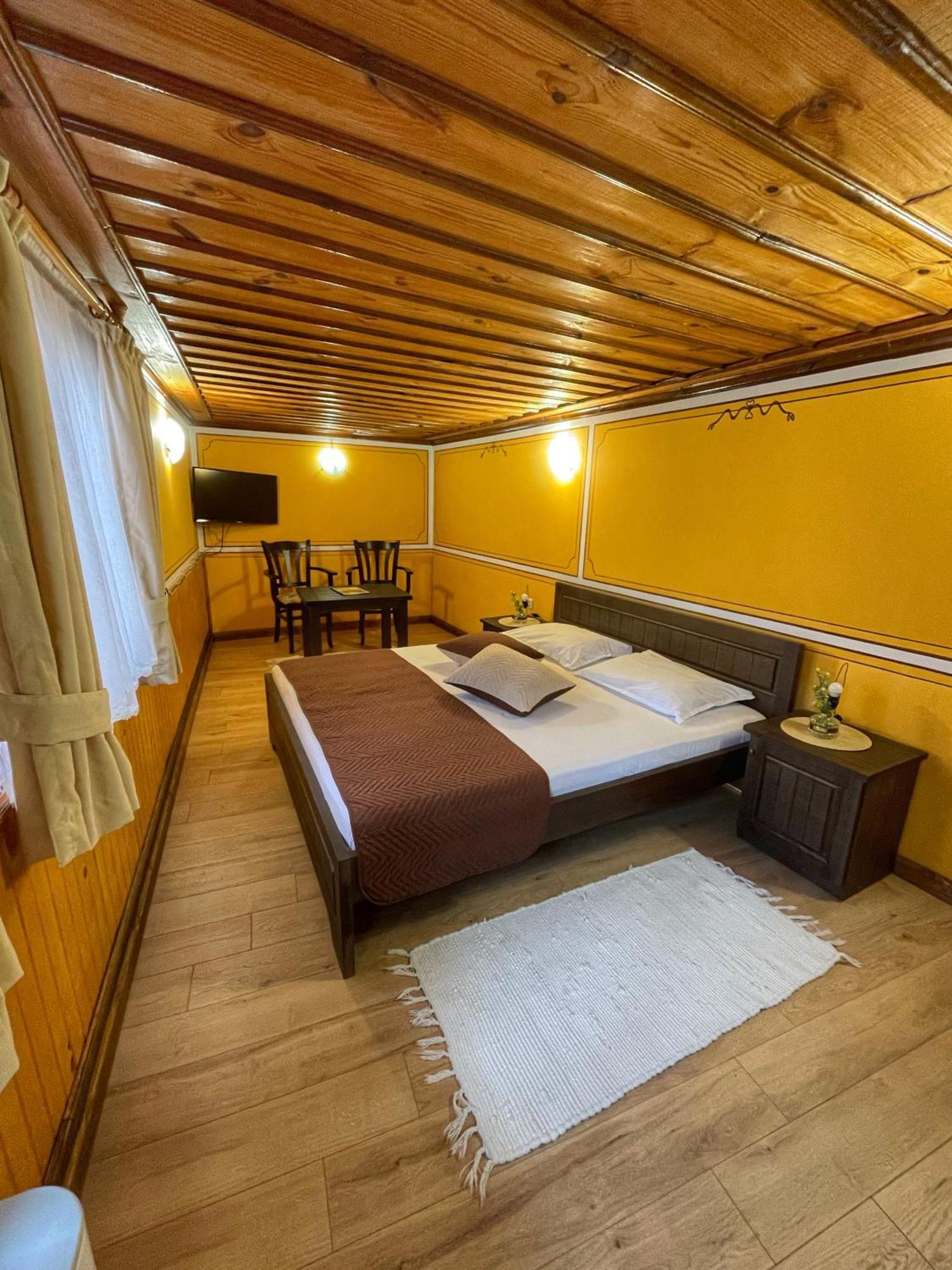 Guest Rooms Colorit Koprivshtitsa Ngoại thất bức ảnh