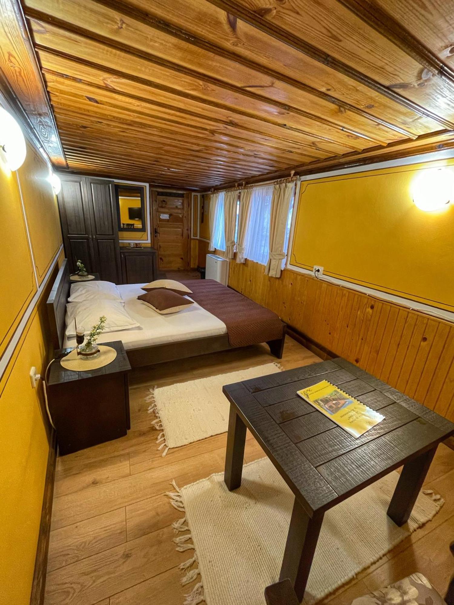 Guest Rooms Colorit Koprivshtitsa Ngoại thất bức ảnh